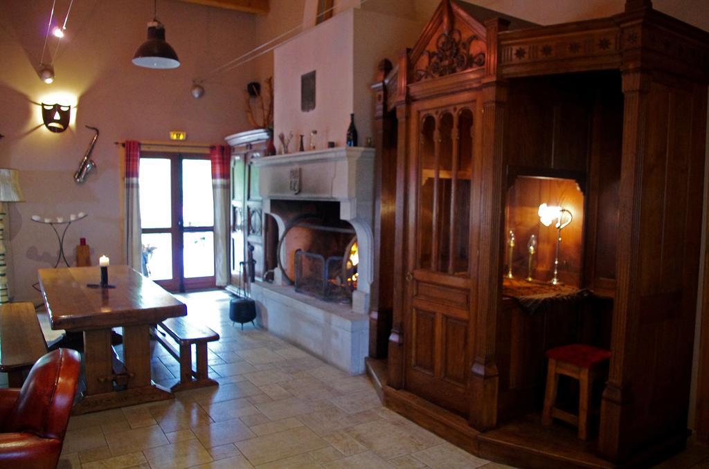 Auberge Les Tables Du Ban Saint-Pierre-la-Palud Zewnętrze zdjęcie